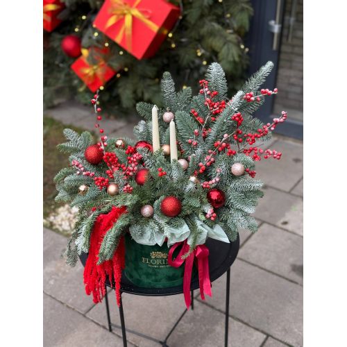 Новогодняя композиция "Нобилис ред"